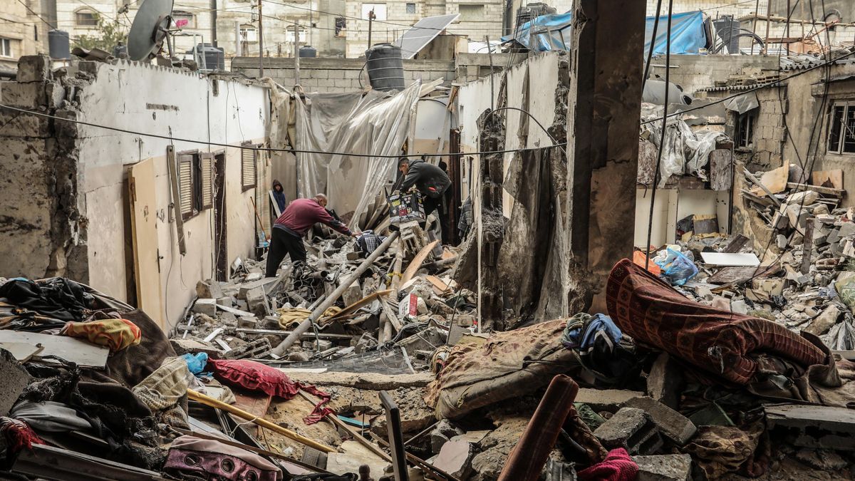 Fotky: V Rafáhu měli být Palestinci v bezpečí, pak přišel letecký úder